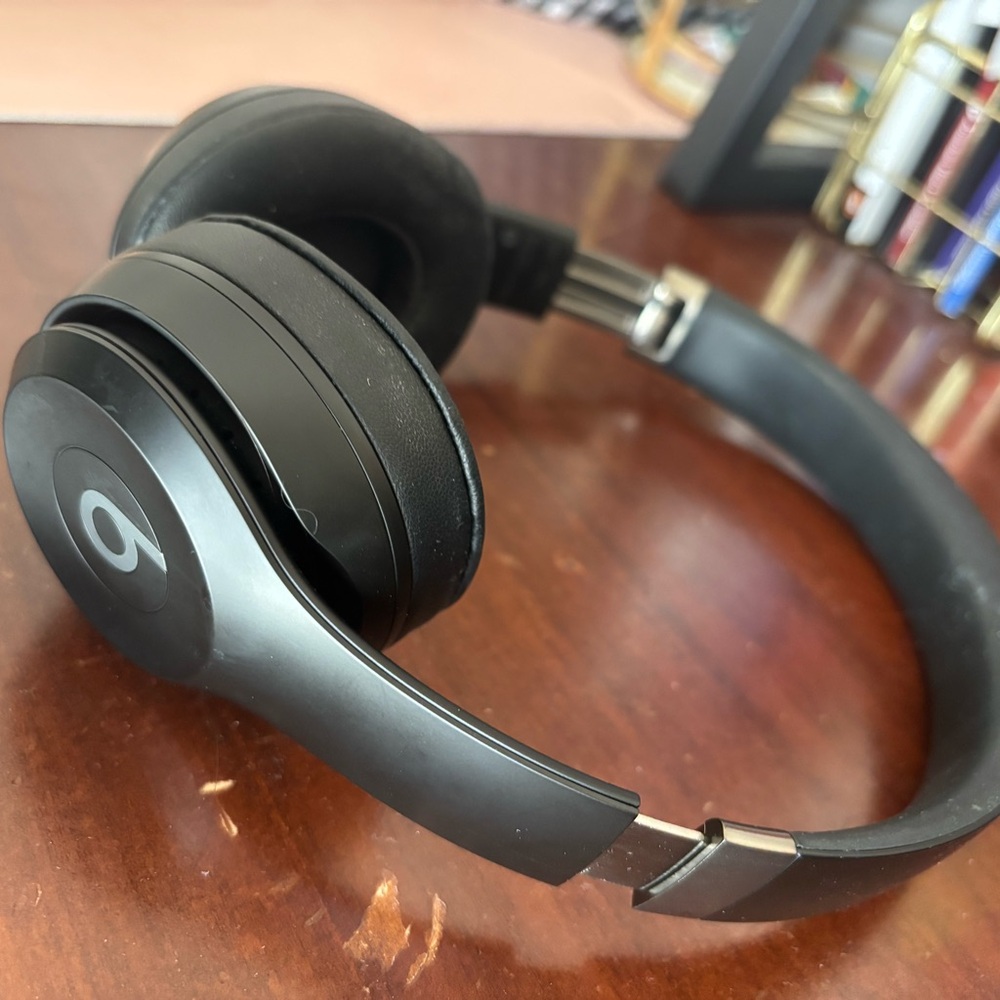 Beats by Dre Black Over-Ear Headphones